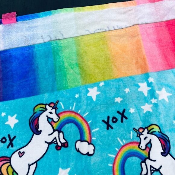 Betsey Johnson Rainbow Unicorn Colorful Beach Towel - Picture 3 of 7